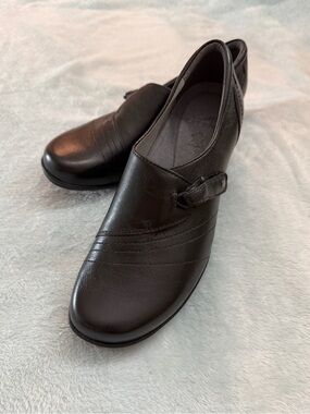 Black Slip-On Leather Comfort Shoes